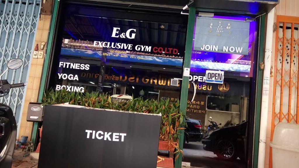 E&G Guest House Bangkok Exterior photo